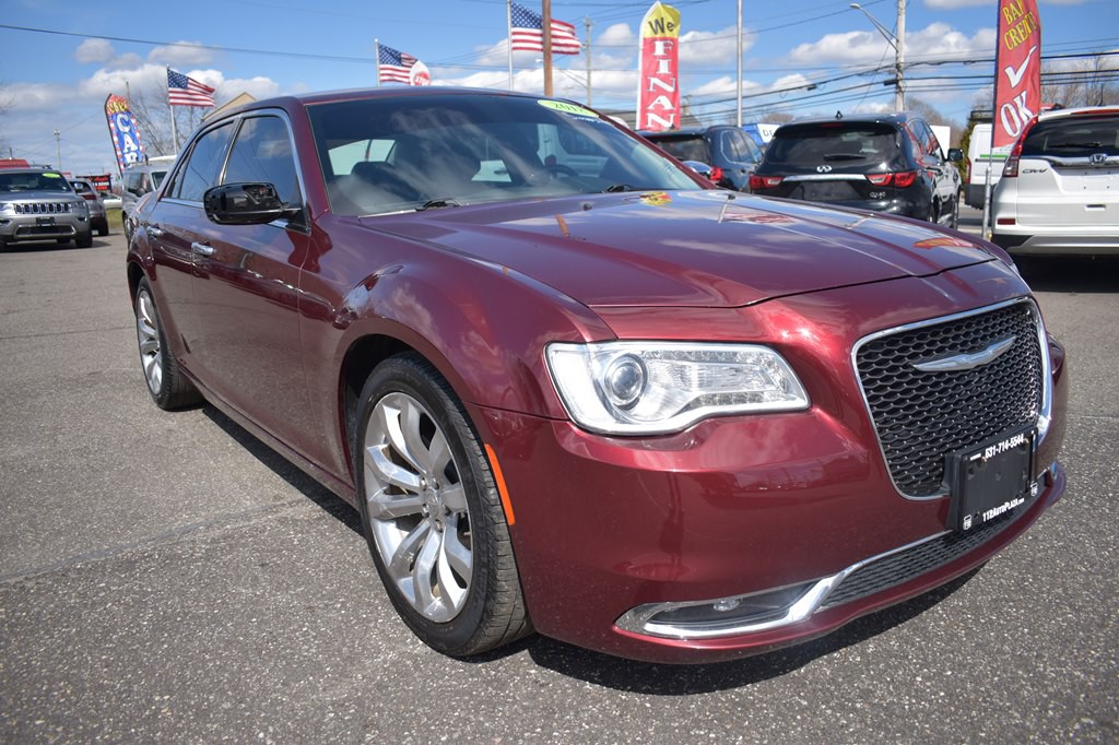 2018 Chrysler 300 Image 1