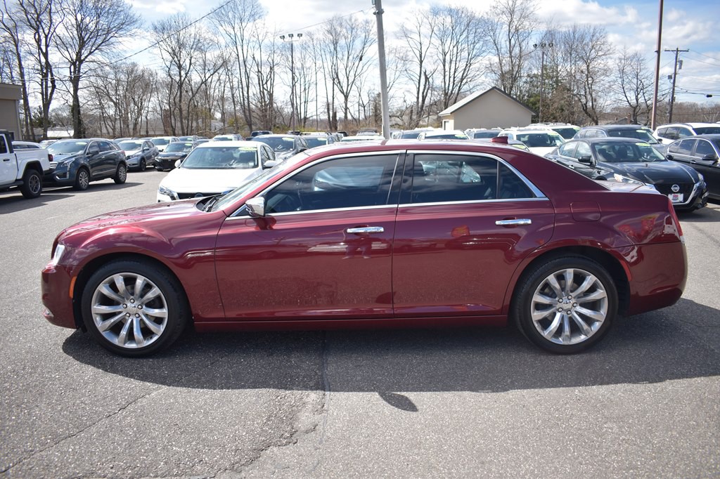 2018 Chrysler 300 Image 5