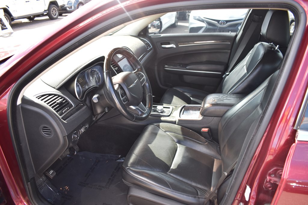 2018 Chrysler 300 Image 10