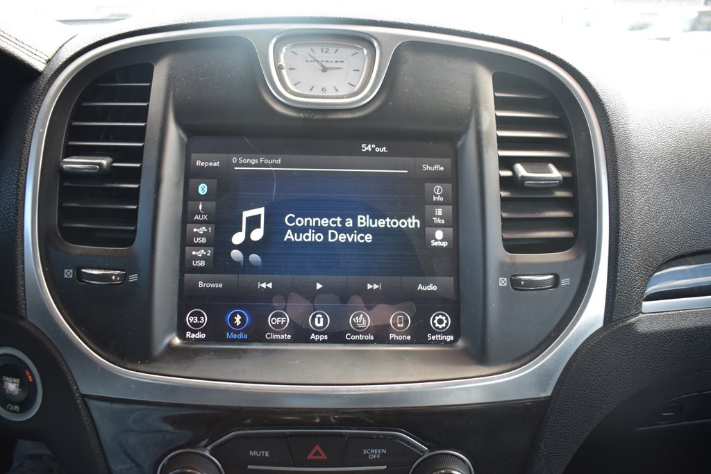 2018 Chrysler 300 Image 15