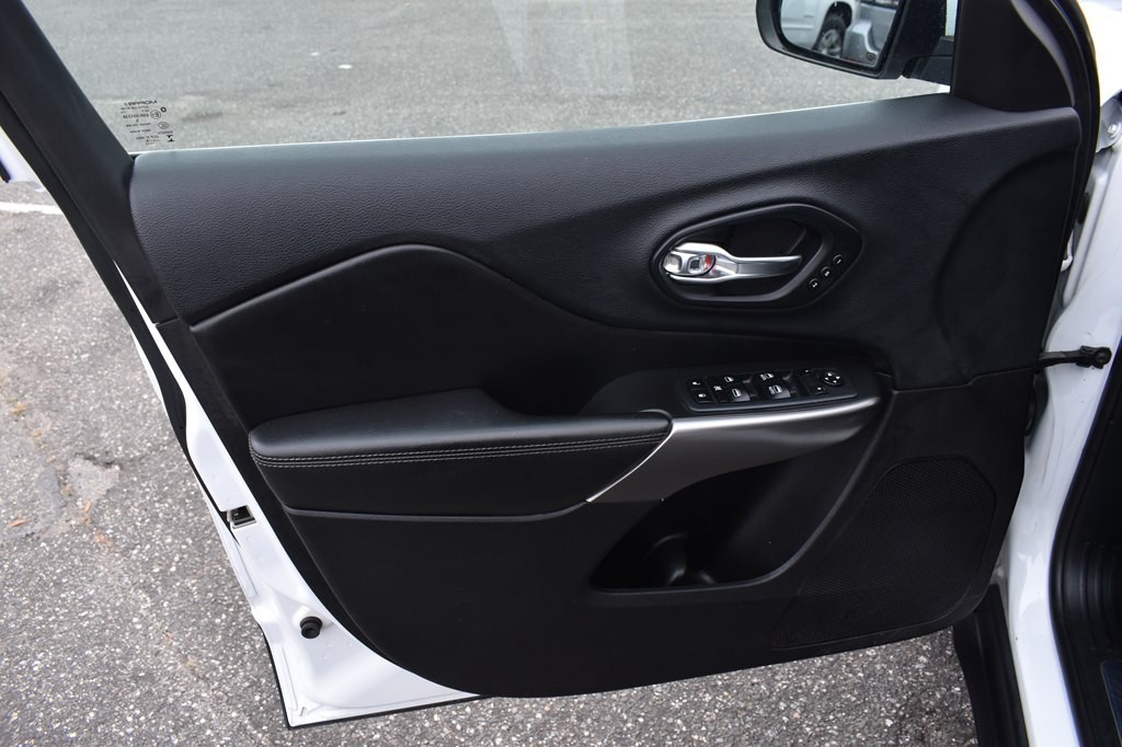 2019 Jeep Cherokee Image 10