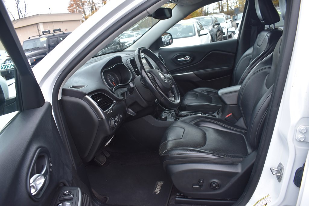 2019 Jeep Cherokee Image 11