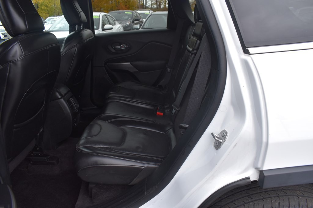 2019 Jeep Cherokee Image 12