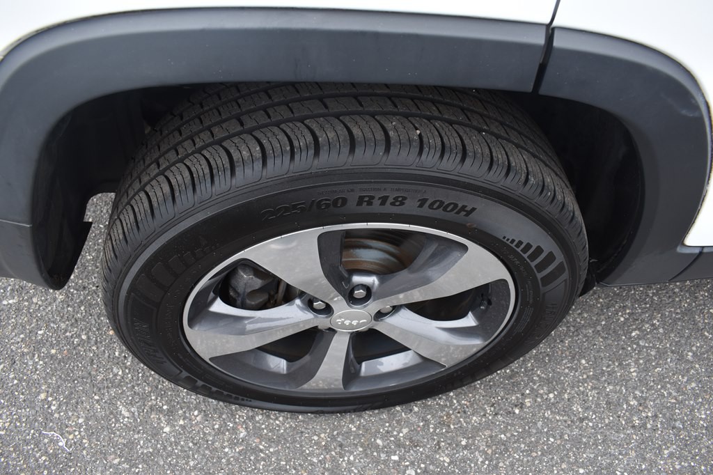 2019 Jeep Cherokee Image 19