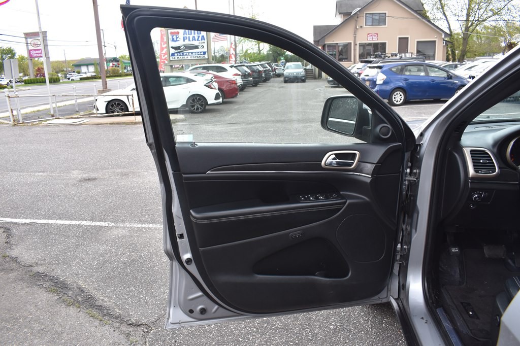 2017 Jeep Grand Cherokee Image 8