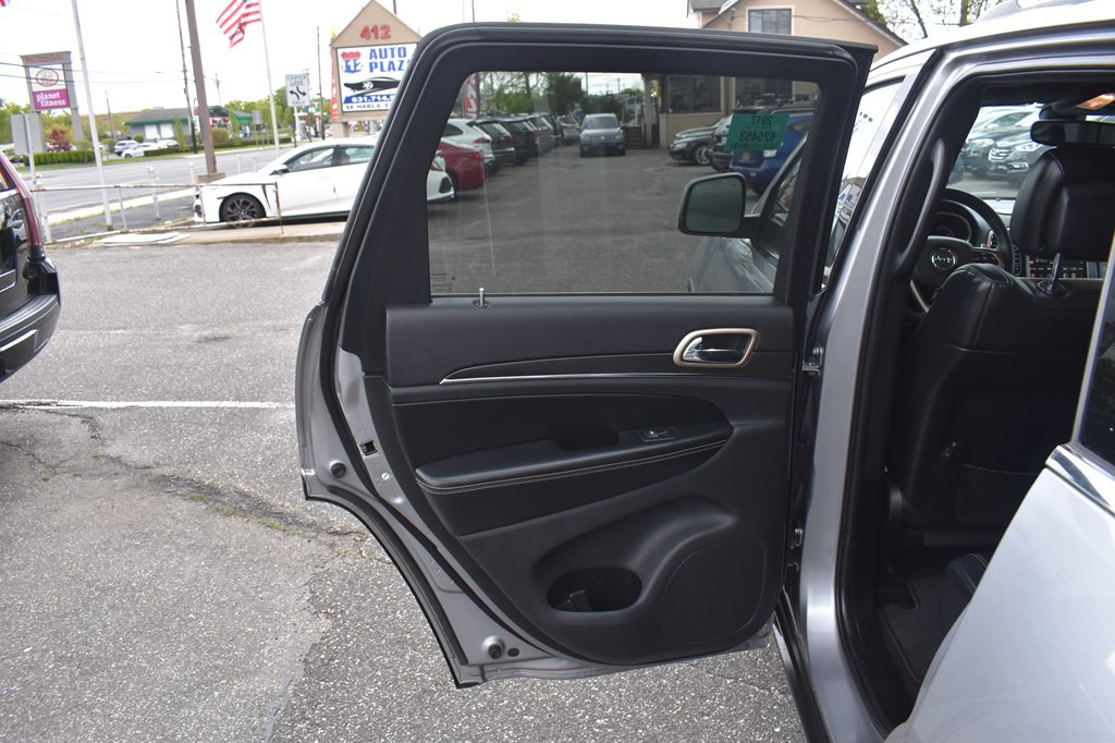 2017 Jeep Grand Cherokee Image 9