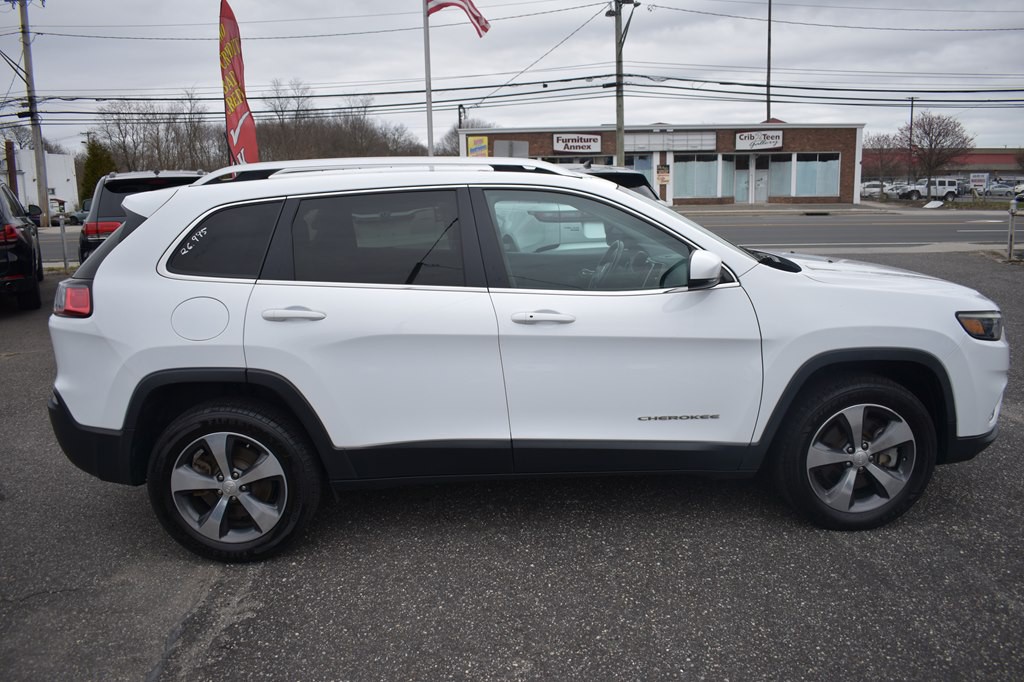 2020 Jeep Cherokee Image 9