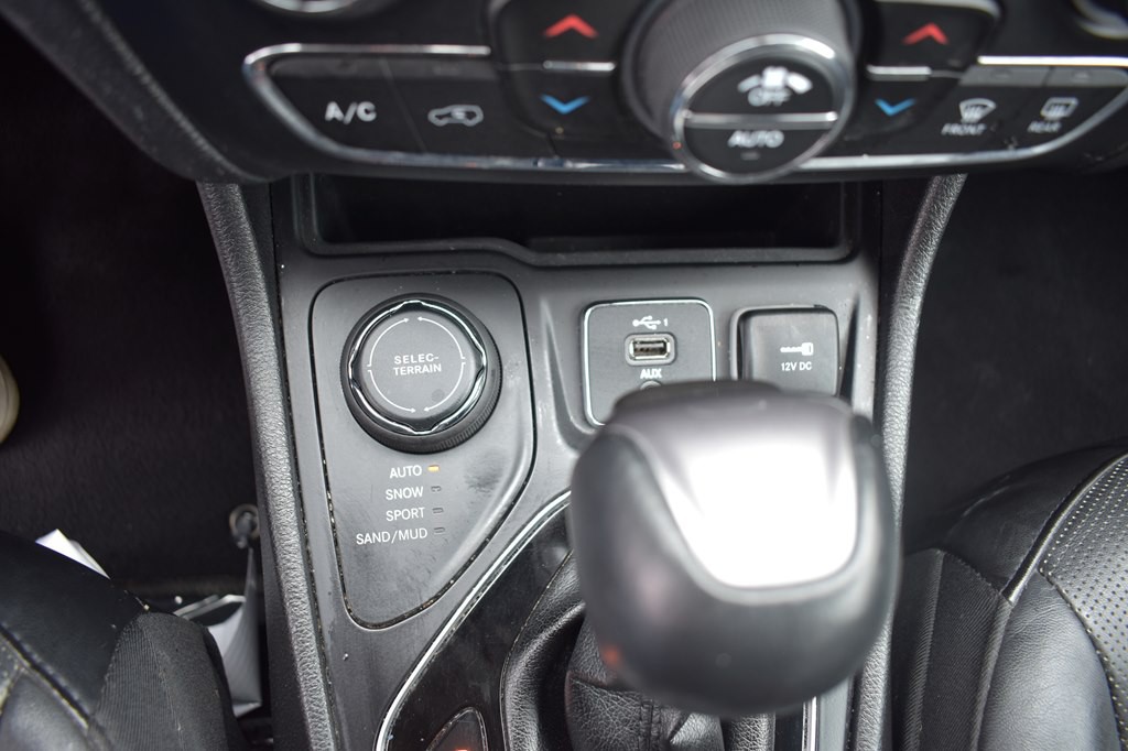 2020 Jeep Cherokee Image 13