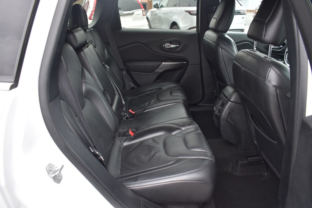 2020 Jeep Cherokee Image 19