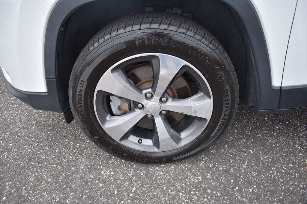 2020 Jeep Cherokee Image 25