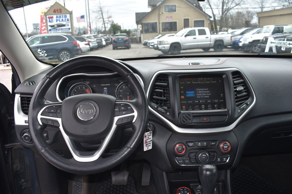 2016 Jeep Cherokee Image 11