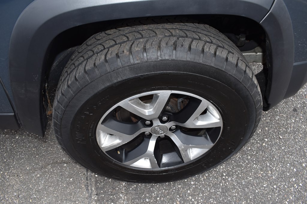 2016 Jeep Cherokee Image 19