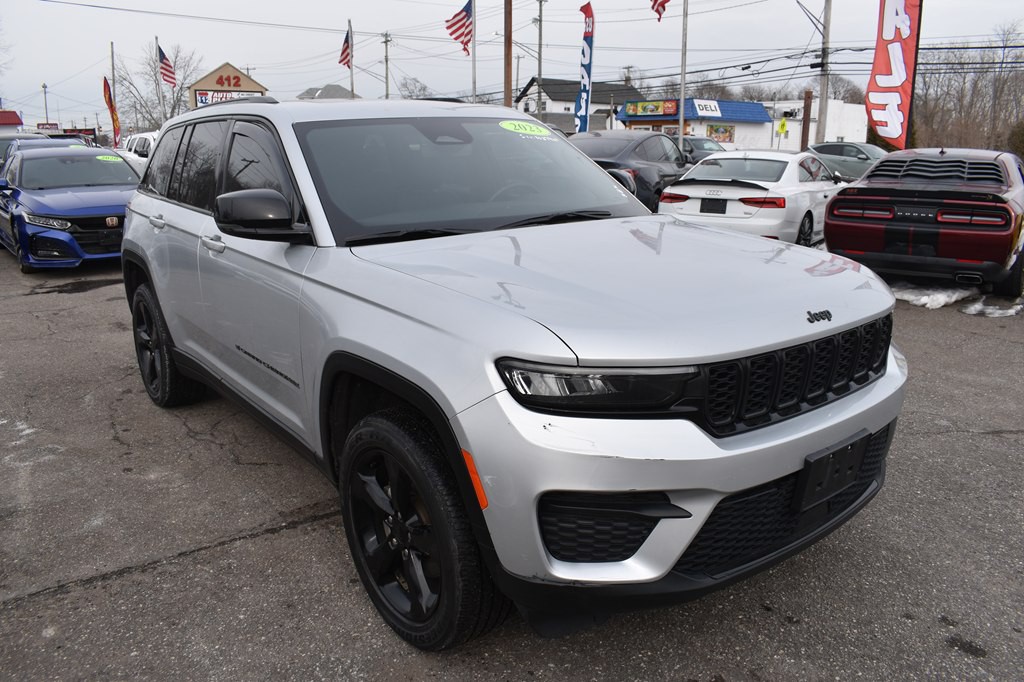 2023 Jeep Grand Cherokee Image 1