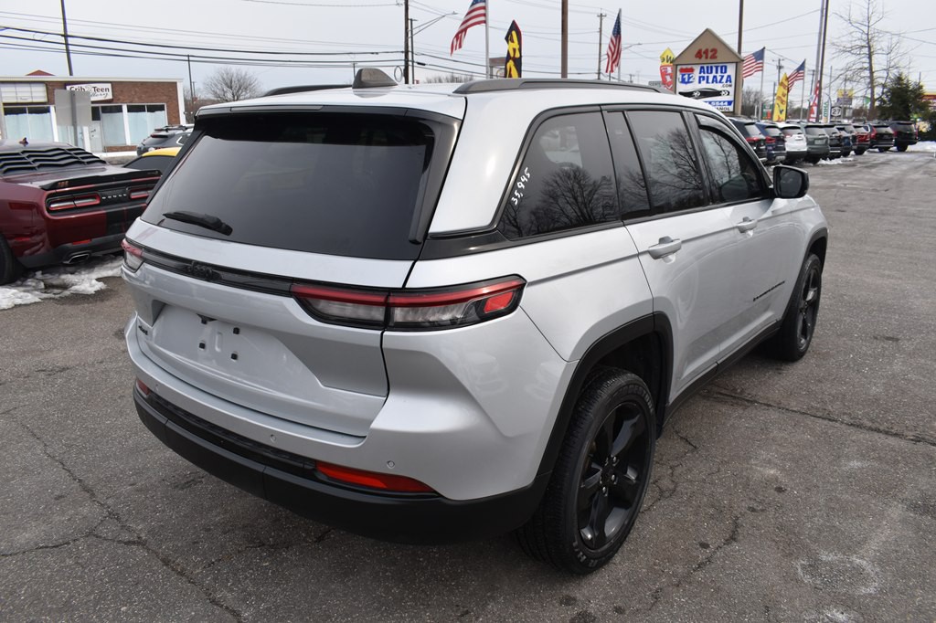 2023 Jeep Grand Cherokee Image 8