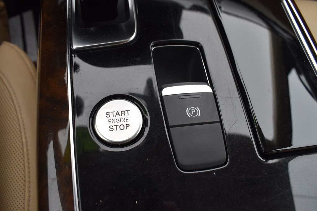 2015 Audi A8 Image 14