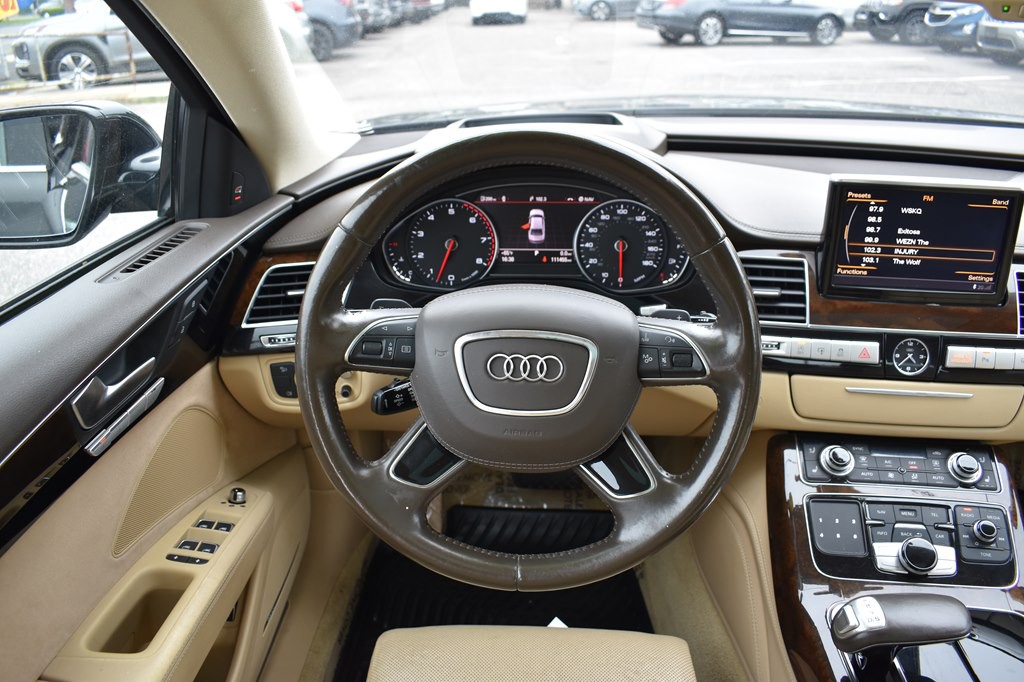2015 Audi A8 Image 24