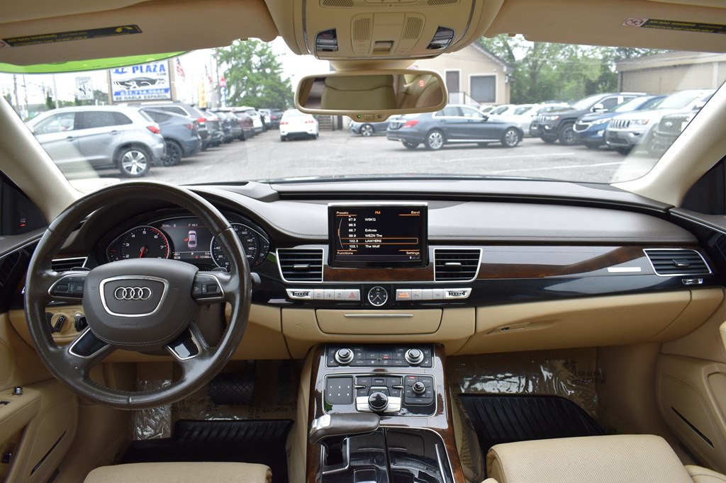 2015 Audi A8 Image 25