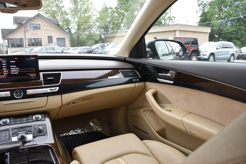 2015 Audi A8 Image 26