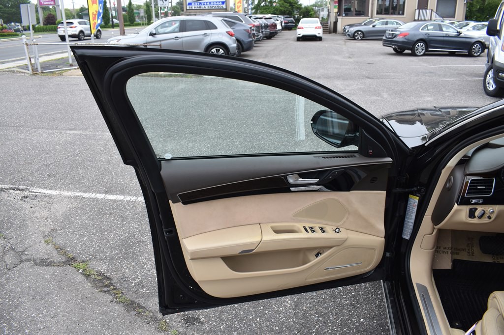 2015 Audi A8 Image 28