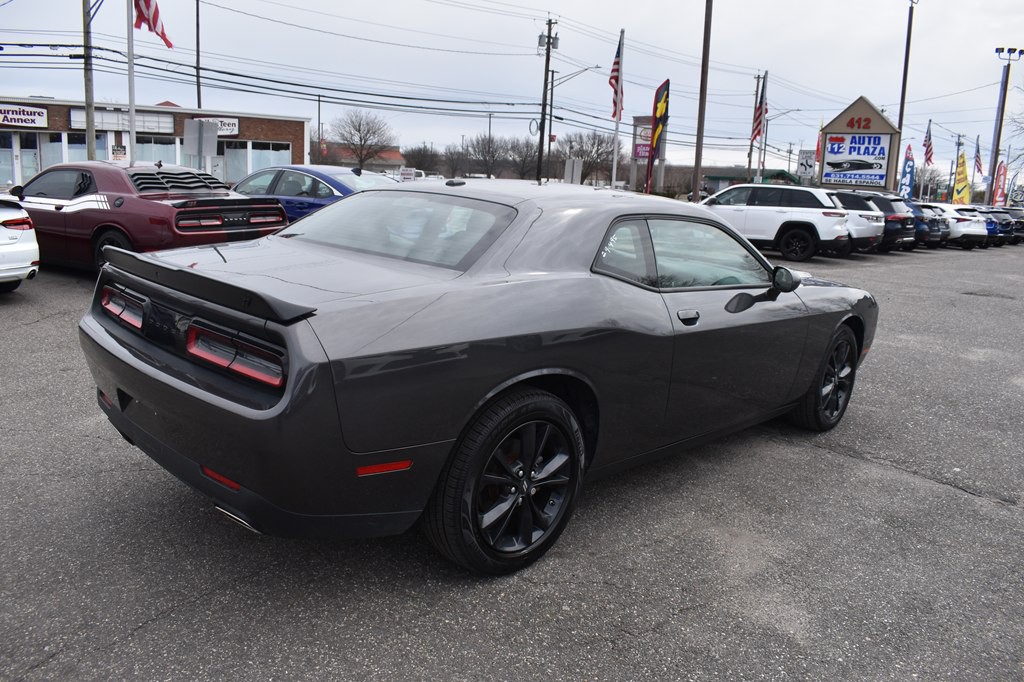 2022 Dodge Challenger Image 5