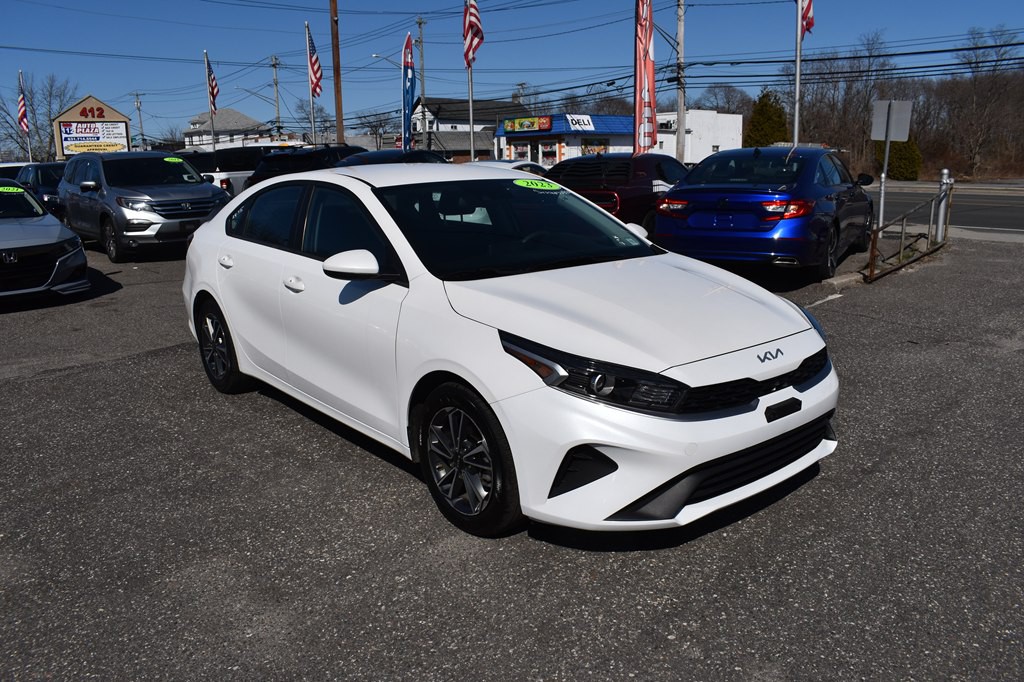 2023 Kia Forte Image 4