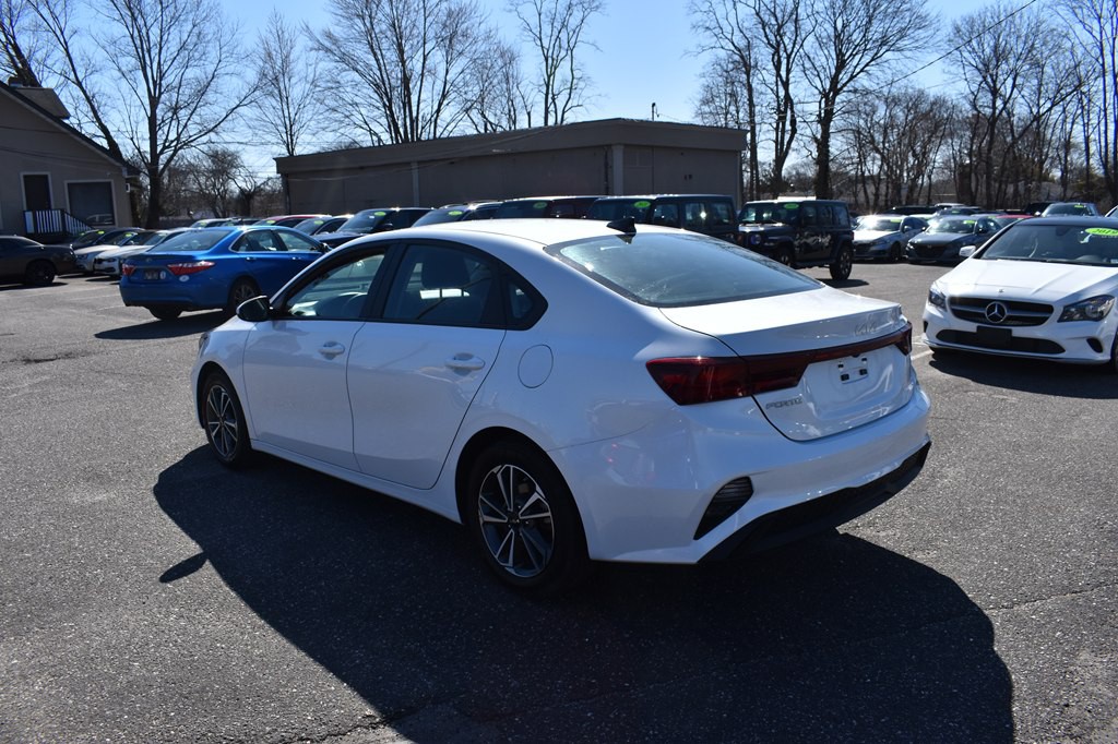 2023 Kia Forte Image 7