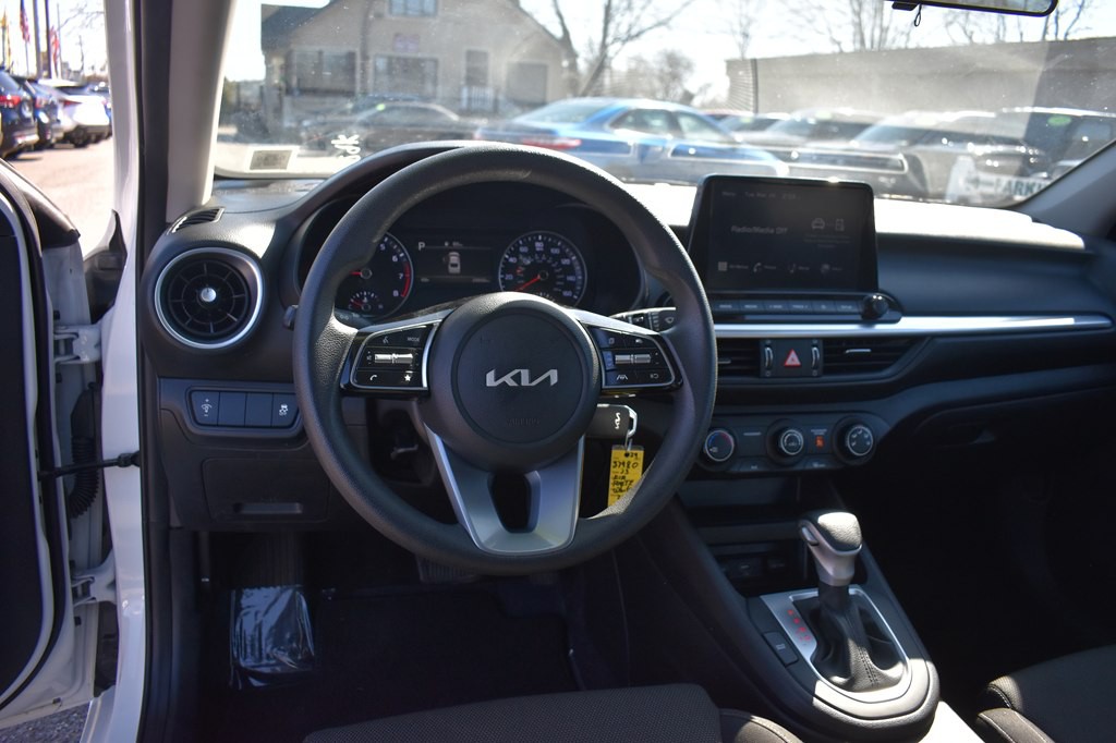2023 Kia Forte Image 11