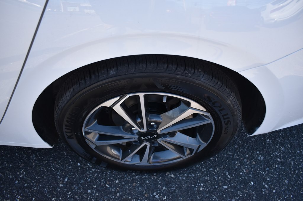 2023 Kia Forte Image 17
