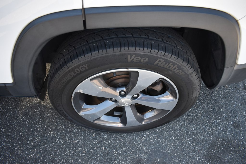 2019 Jeep Cherokee Image 22