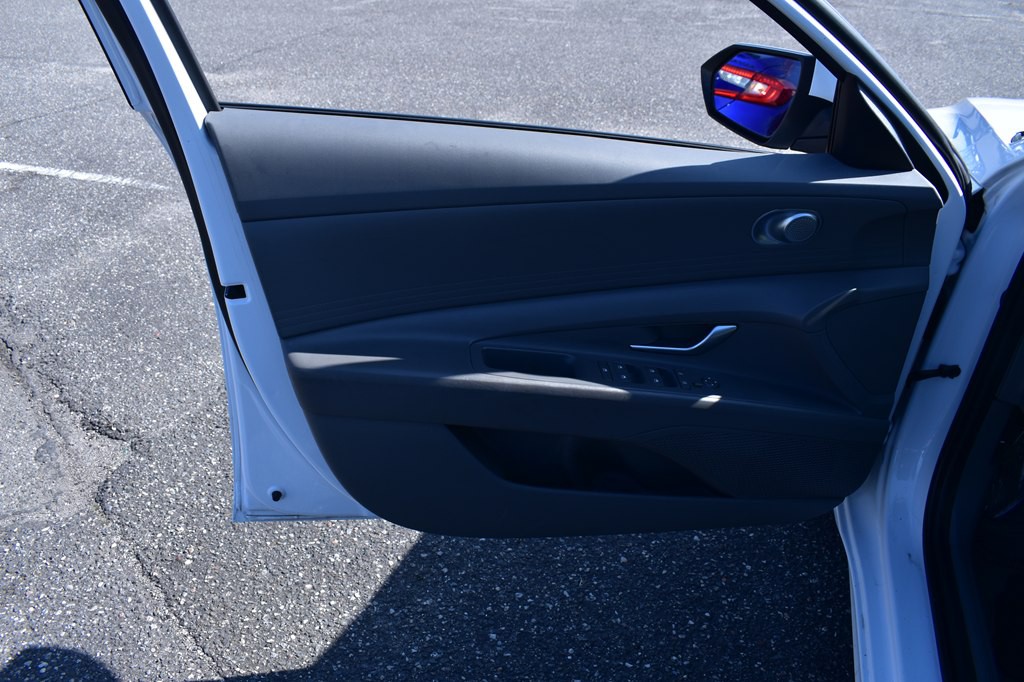 2024 Hyundai Elantra Image 8