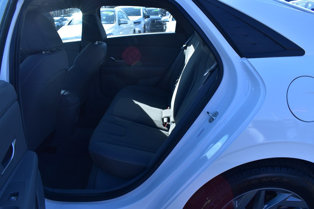 2024 Hyundai Elantra Image 10