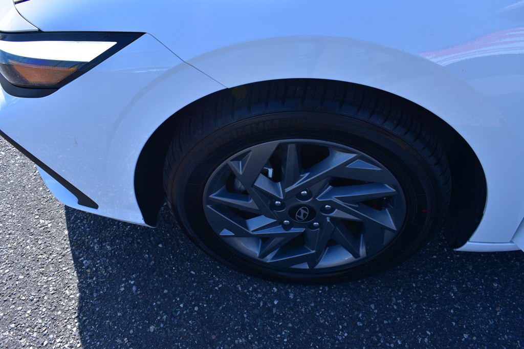 2024 Hyundai Elantra Image 17