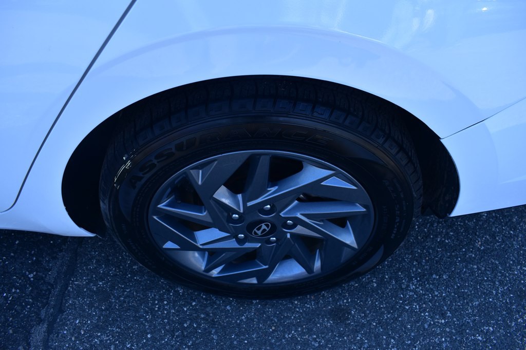 2024 Hyundai Elantra Image 18