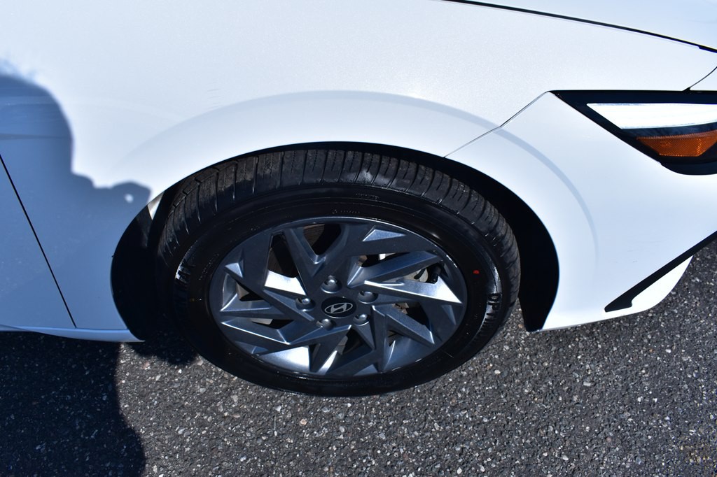 2024 Hyundai Elantra Image 20