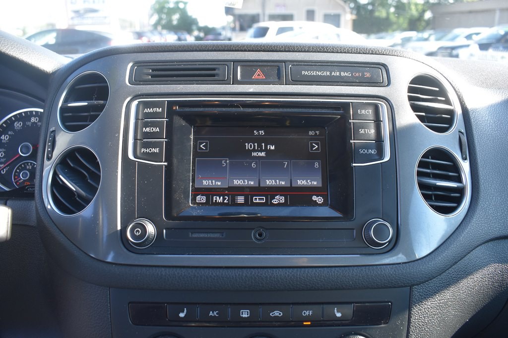 2016 Volkswagen Tiguan Image 12