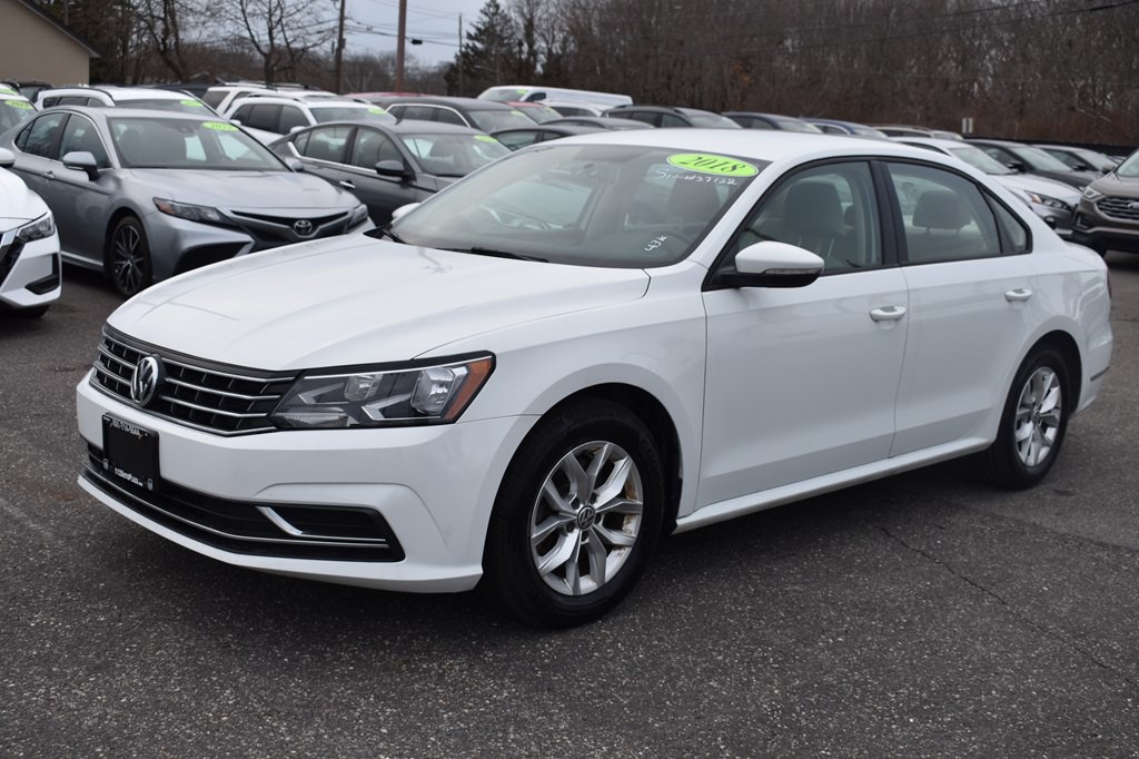2018 Volkswagen Passat Image 4