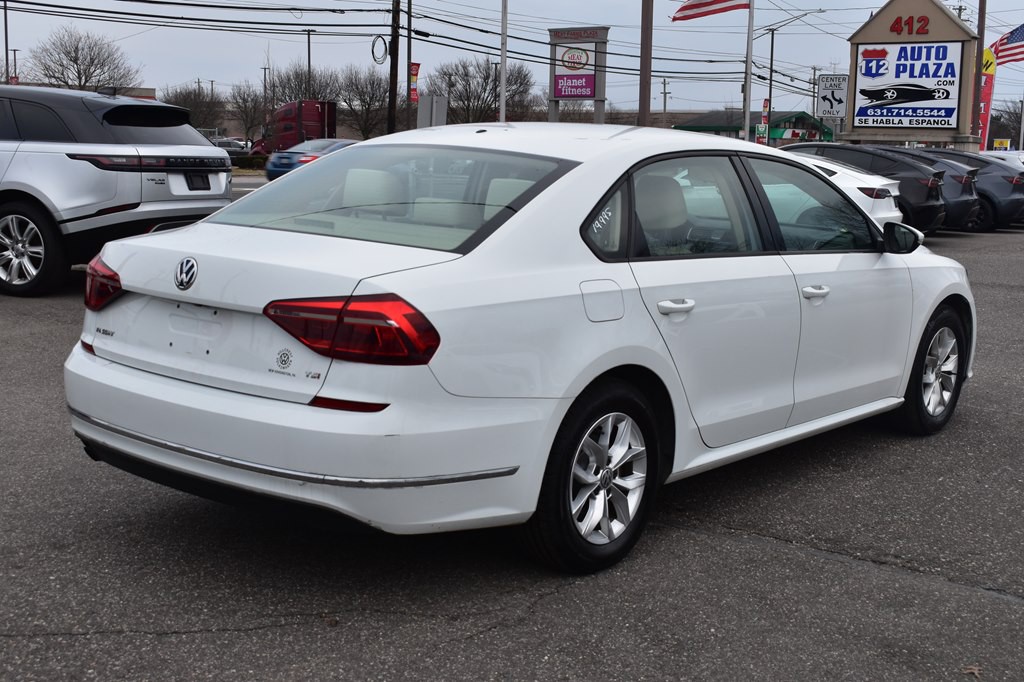 2018 Volkswagen Passat Image 7