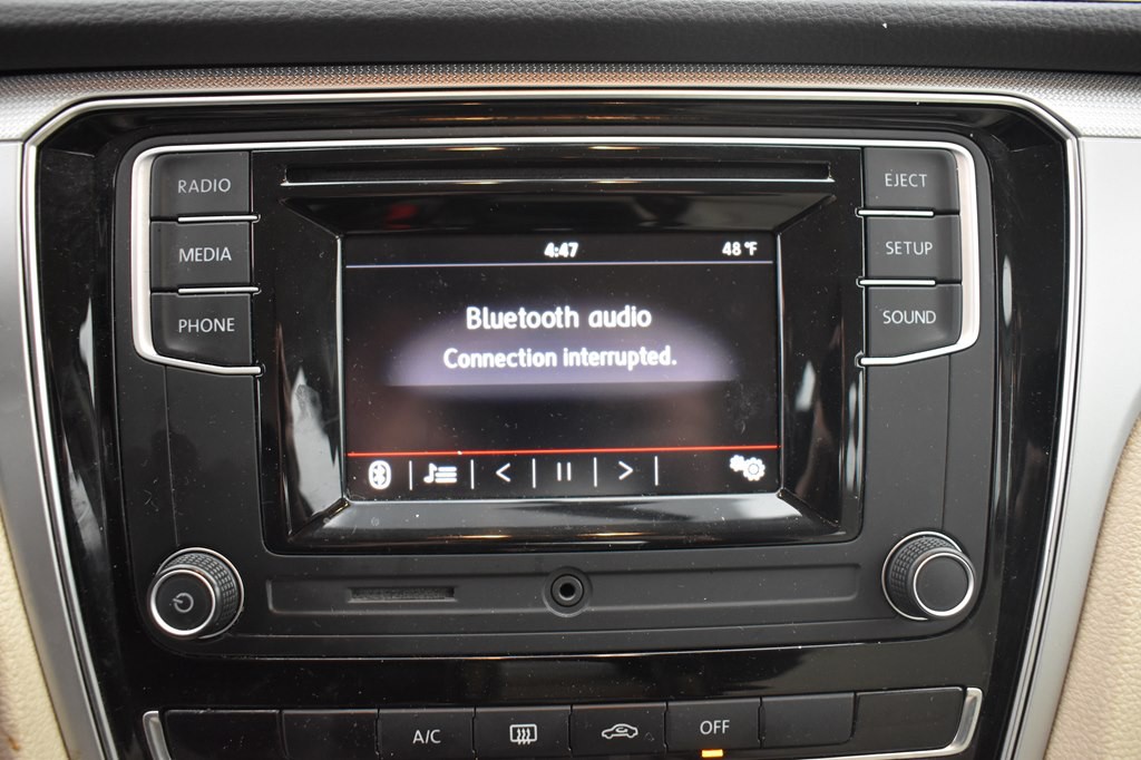 2018 Volkswagen Passat Image 17