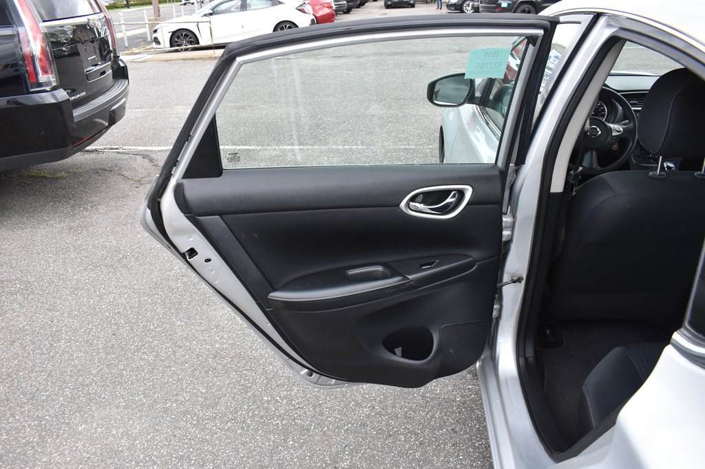 2019 Nissan Sentra Image 9