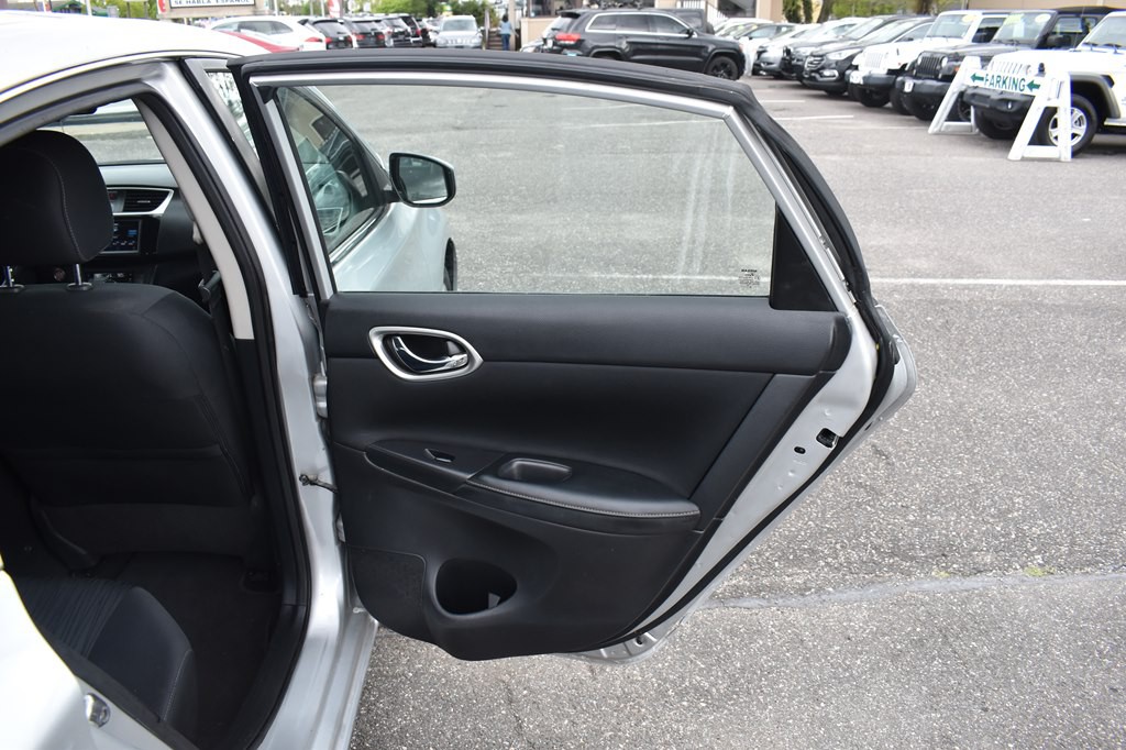 2019 Nissan Sentra Image 10