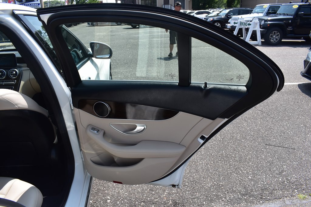 2020 Mercedes-Benz C-Class Image 24