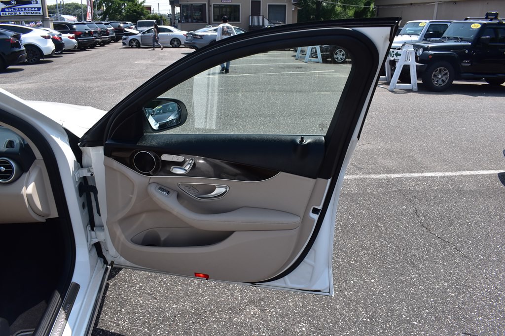 2020 Mercedes-Benz C-Class Image 25