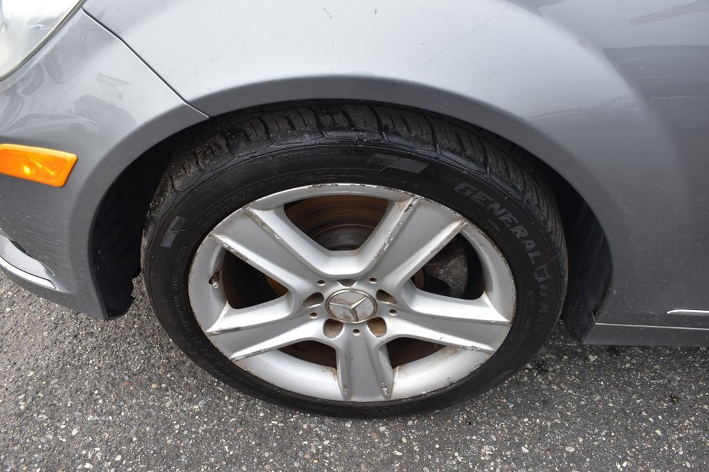 2012 Mercedes-Benz C-Class Image 17