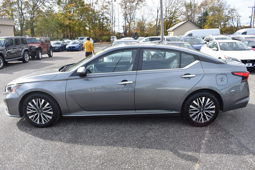 2023 Nissan Altima Image 5