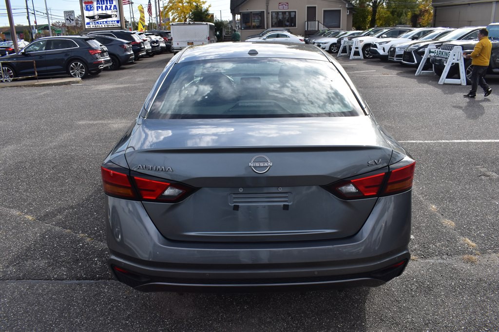 2023 Nissan Altima Image 7