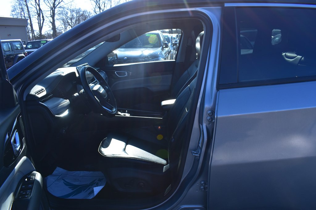 2022 Jeep Compass Image 9
