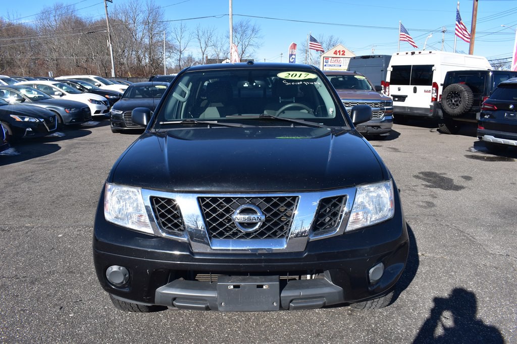2017 Nissan Frontier Image 2