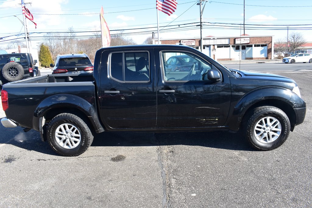 2017 Nissan Frontier Image 9
