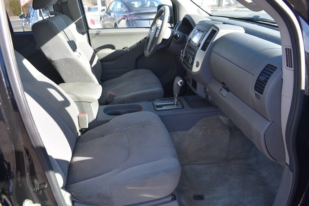 2017 Nissan Frontier Image 15