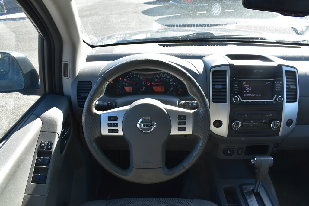2017 Nissan Frontier Image 16